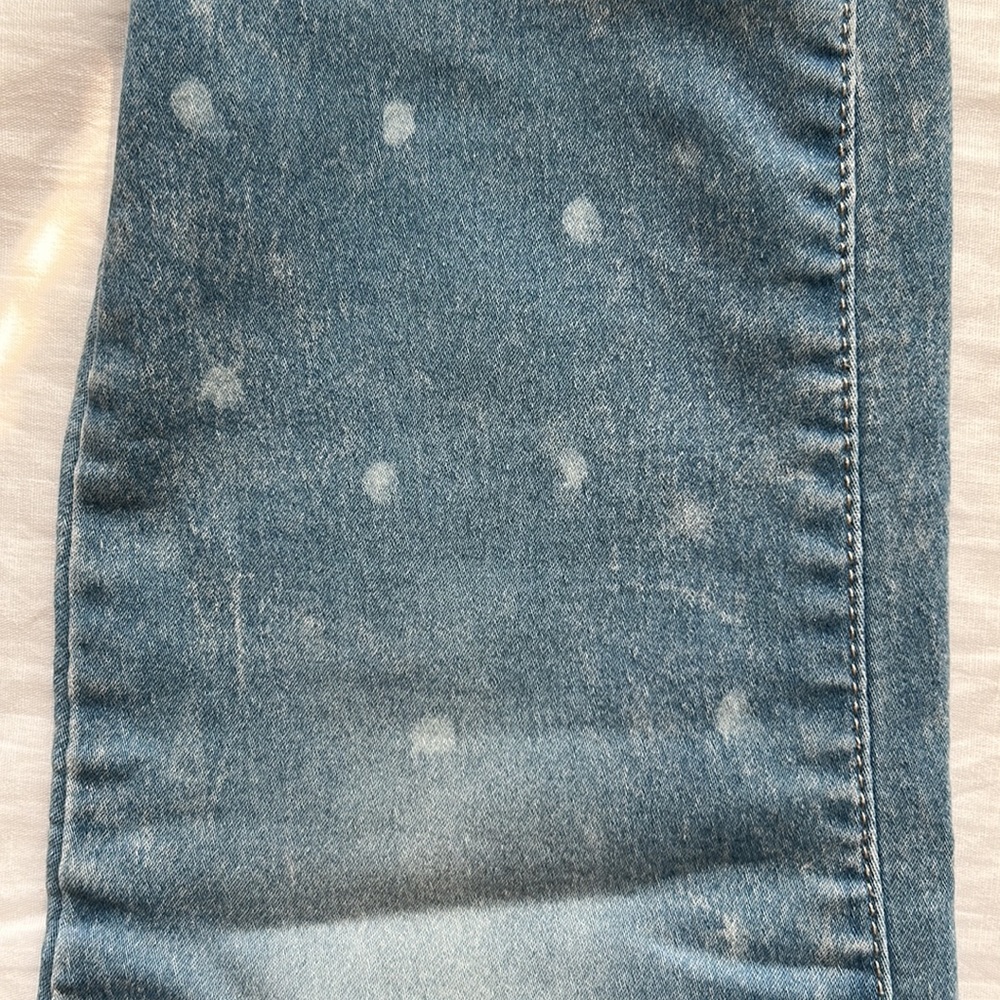 No Boundaries stretchy jean capris - Picture 8 of 10